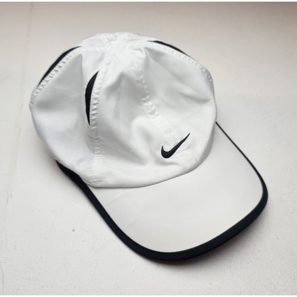 Nike Dri-FIT Featherlight Golf Run Cap White Black One Size Adjustable Tailwind